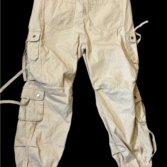 Forever 21 Pants Women’s Beige Cream Ivory Joggers Cargo Multiple pockets L - Picture 2 of 4